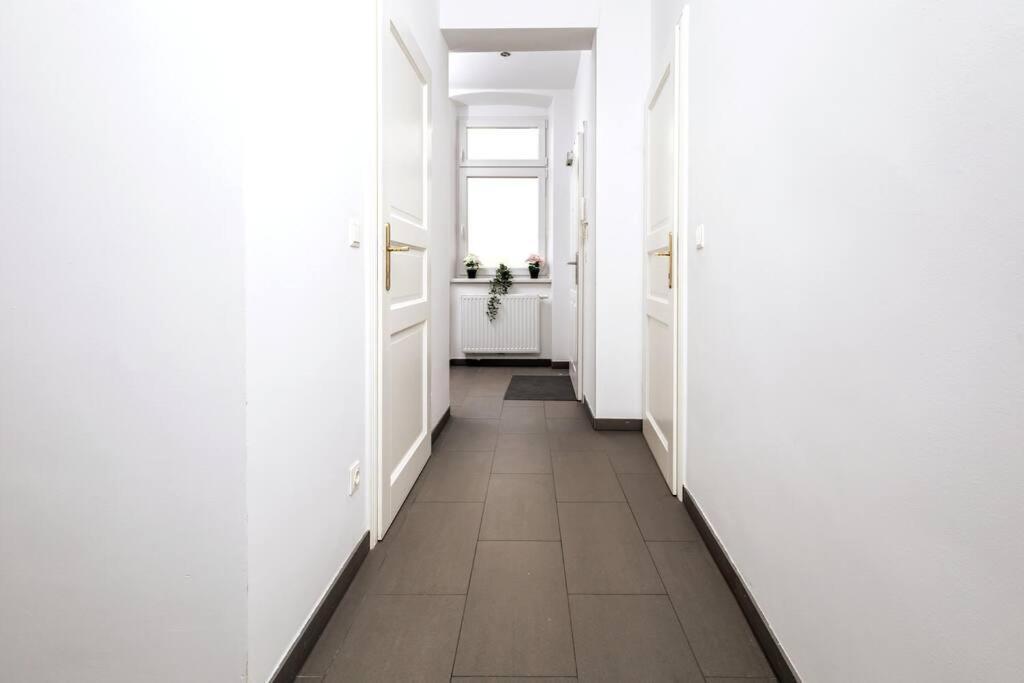 Orestaliving- 3Br On The Daube Canal/Friedensbruecke Виена Екстериор снимка
